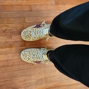 Golden Goose leopard low top superstar sneaker w/red glitter star sz40 US10